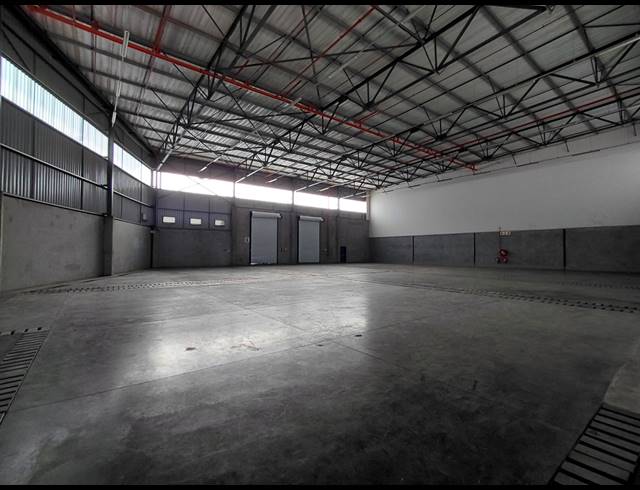 927M² WAREHOUSE TO LET IN POMONA